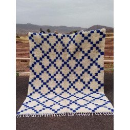 Tapis en Carreaux Bleu et Blanc – Élégance Géométrique