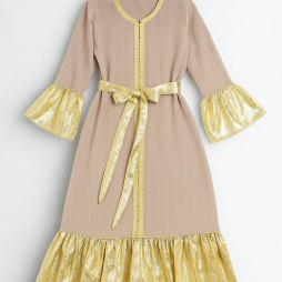 Robe Fille Dorée  Élégance Festive avec Volants et Ceinture