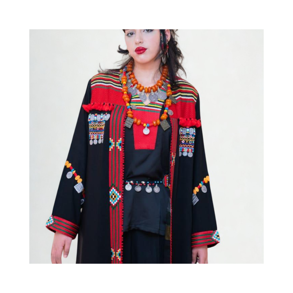 Tenue Berbère d’Exception  Héritage et Élégance Amazigh
