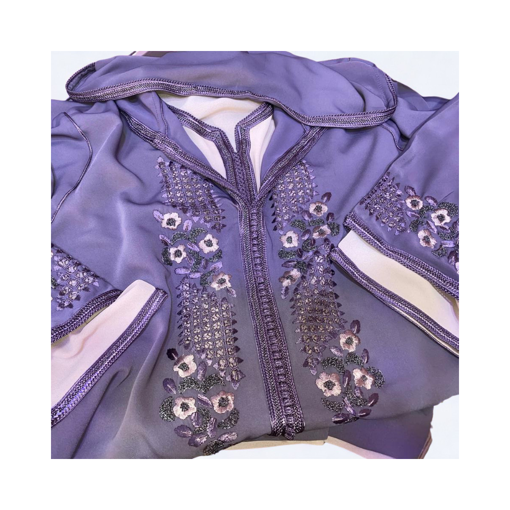 Jellaba en crêpe brodée en mesloul mauve