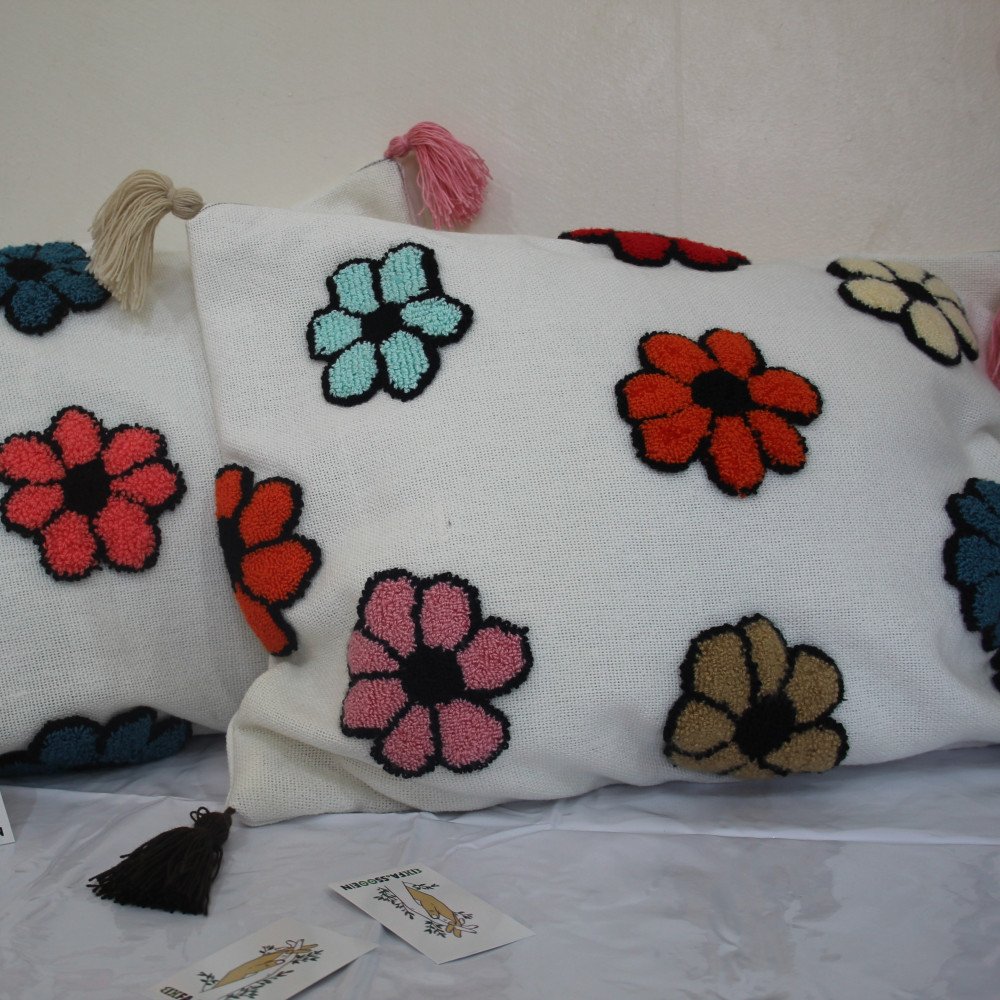 Coussins brodés en broderie orientale