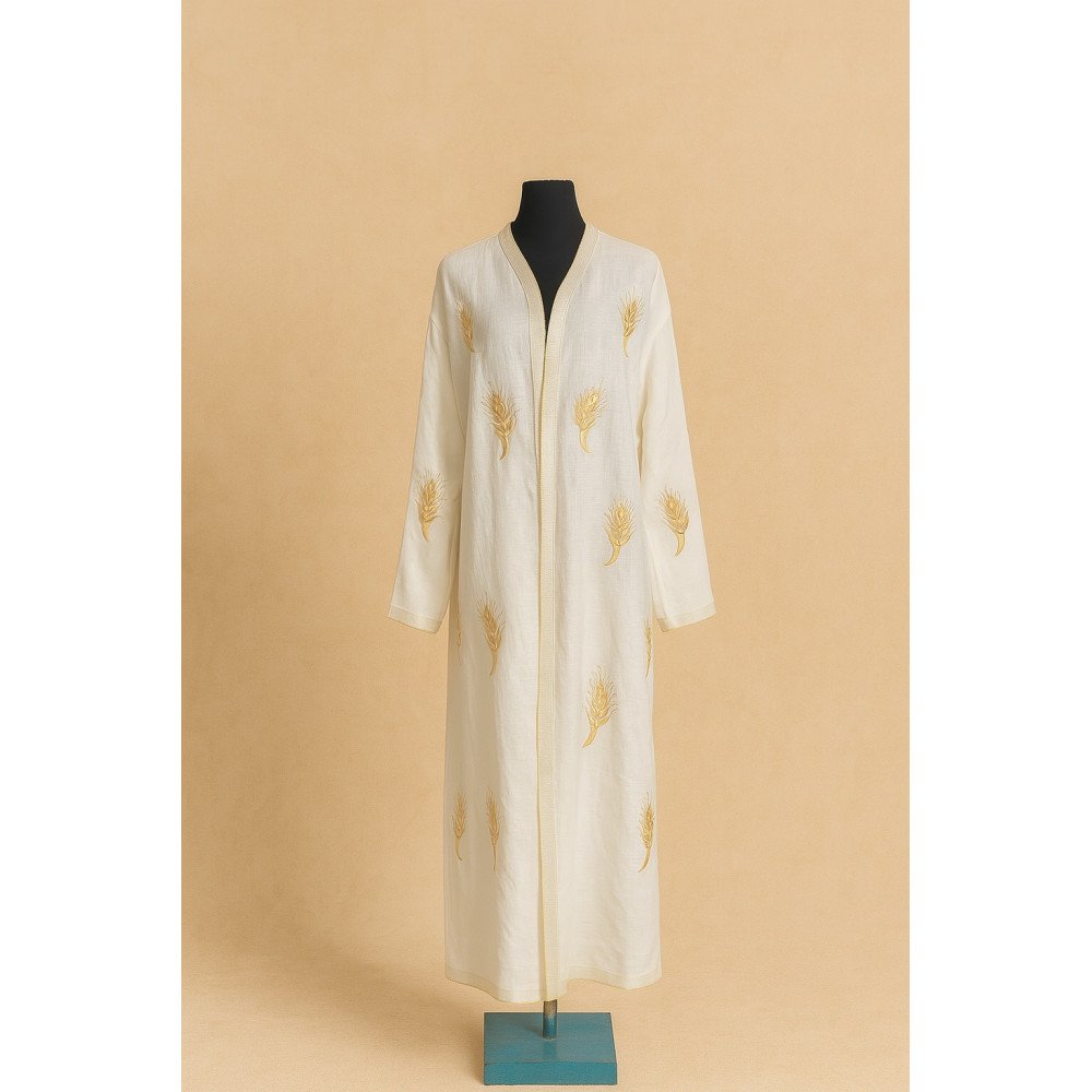 Kimono blanc brodé de motifs dorés 