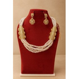 Parure artisanale perles & dorures – Élégance intemporelle