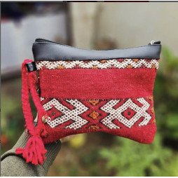 Pochette artisanale berbère en laine tissée